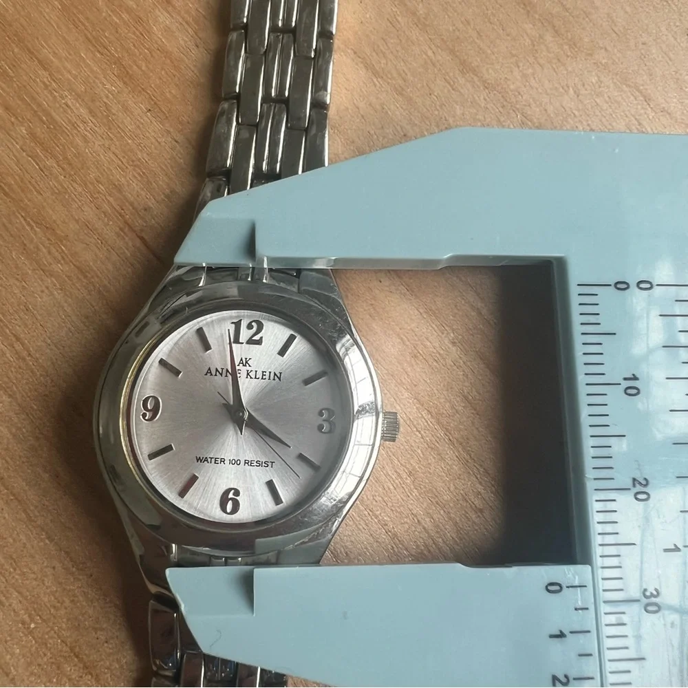 Anne Klein ladies silver tone dress watch NEW BATTERY